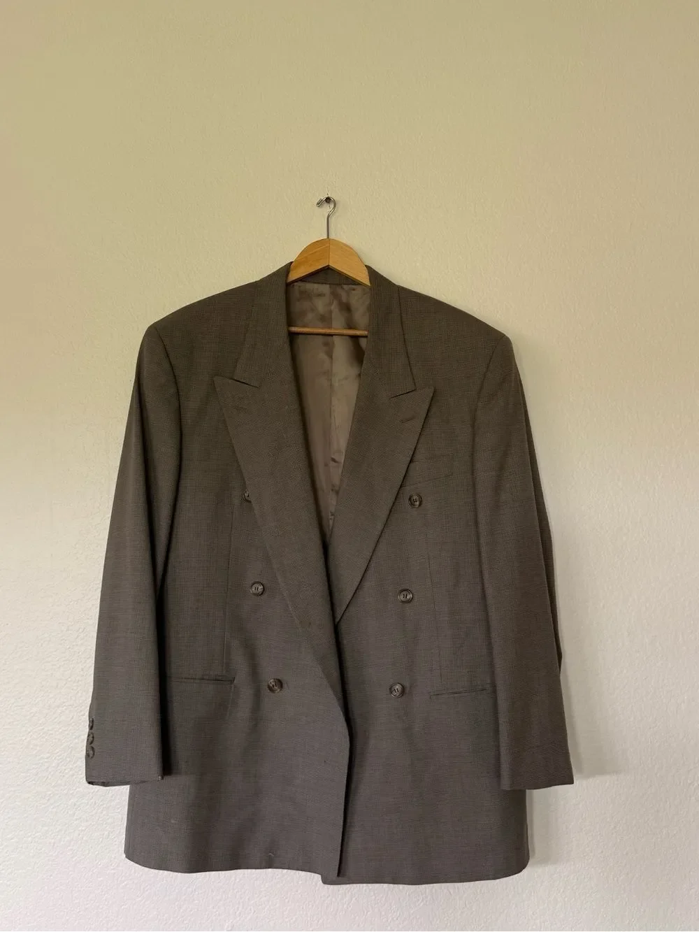 Men’s gray wool blazer